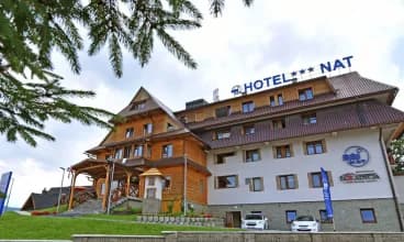 Hotel*** NAT znajduje się w centrum Bukowiny Tatrzańskiej