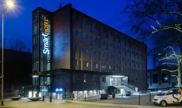 Powstał na terenie zrewitalizowanych dawnych koszar kawalerii