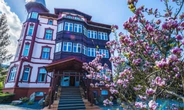 Stylowy Hotel Magnolia jest dobrze zlokalizowany w centrum Świeradowa-Zdroju