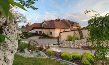 Resort Jura położony jest w malowniczej okolicy