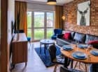 Każdy apartament jest 2-pokojowy - z częścią dzienną i sypialną