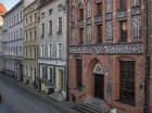 Naprzeciwko jest Dom Mikołaja Kopernika
