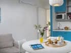 Kompleks oferuje wygodne apartamenty z małymi aneksami kuchennymi