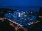 Budynek Fabryki Samolotów nocą