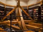 W hotelu znajduje się także Biblioteka Cafe - miejsce pełne literatury i prasy
