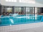 Goście mogą korzystać z dwóch basenów, leżaków i zewnętrznych koszy plażowych