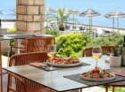 W sąsiedztwie resortu mieści się restauracja La Gradella z widokiem na morze
