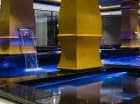 Sercem strefy wellness są baseny z hydromasażem otoczone leżakami