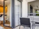 Apartament Standard A35 ma wygodnie umeblowany balkon