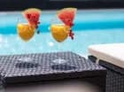 Strefa Pool&Chill obejmuje też letni bar oferujący kolorowe drinki