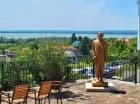 Hotel mieści się 1 km od brzegu Balatonu