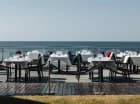 Restauracja hotelowa oferuje taras z widokiem na Bałtyk