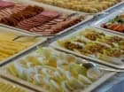 Dzień rozpoczyna się bufetem śniadaniowym