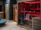 Na terenie obiektu znajduje się kameralna strefa wellness z saunami i jacuzzi