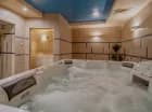 A także jacuzzi i gabinety masażu