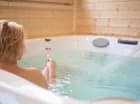 Strefa wellness oferuje odprężającą kąpiel w jacuzzi