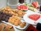 Nie brakuje świeżych owoców ani słodkich przekąsek