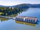 Lemon Resort SPA to także hotel na wodzie oferuje nocleg wprost na tafli jeziora