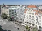 Hotel znajduje się przy słynnym Placu Wacława, Vaclavske Namesti
