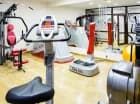 Na dorosłych czeka sala fitness z różnorodnym sprzętem do ćwiczeń