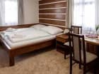Hotel posiada kilka typów pokoi i apartamentów