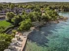 Resort jest zanurzony w zieleni