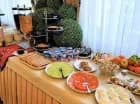 Każdy dzień rozpoczyna się bogatym bufetem śniadaniowym