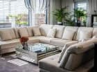 Dwupoziomowy penthouse ma ogromny salon o powierzchni 100 m2