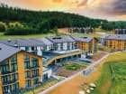 Rozległy teren hotelu zapewnia ciszę, spokój i intymność