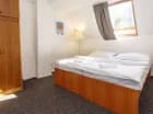 Apartamenty mają dwie odrębne sypialnie oraz sofę