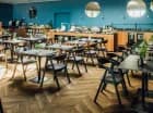 W restauracji On Board są podawane śniadania i obiadokolacje w formie bufetu
