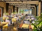 W hotelowej restauracji są podawane śniadania i obiadokolacje