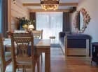 Dekorowany w drewnie apartament nr 3 pozostawia niezapomniane wrażenie