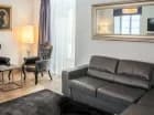 Elegancki pokój dzienny 100-metrowego Apartamentu Napoleon