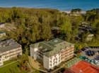 Ośrodek DIUNA jest położony pośród sosnowego lasu, 150 m od plaży