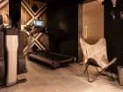 W strefie wellness mieści się sauna sucha oraz kącik fitness