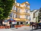 Villa Antares oferuje noclegi w 2 budynkach przy tej samej ulicy