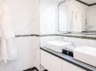 Każdy apartament ma nowoczesną łazienkę