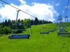 Obiekt jest położony 400 metrów od Zieleniec Ski Arena
