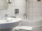 A w apartamencie junior suite łazienka z wanną