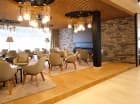 W hotelu znajduje się elegancko zaaranżowany bar