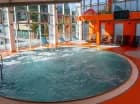 Pod dachem mieści się ogromne jacuzzi