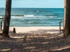 Tuż obok rozpościera się plaża zwana Blue Marine