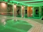Z basenami sąsiadują wanny jacuzzi
