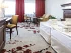 W pokoju rodzinnym znajduje się rozkładana sofa