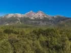 Letni widok na Łomnicę (2632 m n.p.m.)