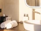 Każdy apartament ma łazienkę z prysznicem