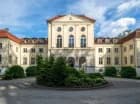 Zabytkowy pałac został odnowiony na początku XXI wieku