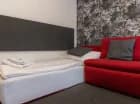 W pokoju Comfort są 2 rozkładane fotele, które mogą pełnić funkcję dostawki