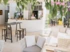 W hotelu znajduje się także przyjemny drink bar